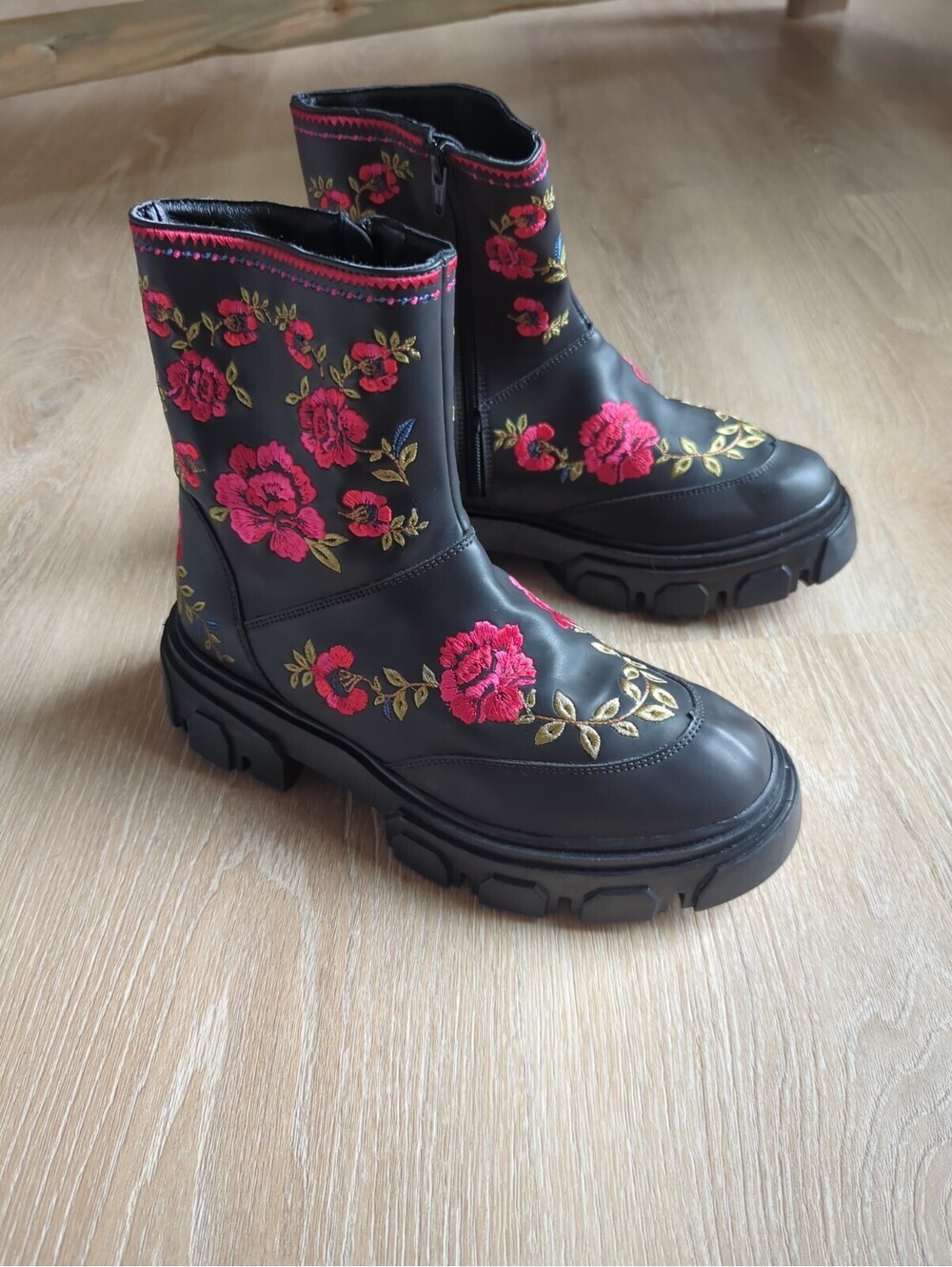 Farm Rio Black Boho Mid Boot Embroidered Rose Stitched Women Size 9